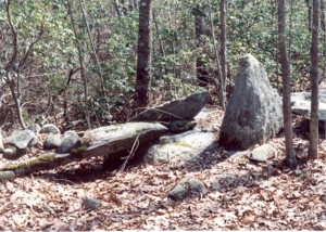 Gungywamp - Standing Stone & Cairn Bridge