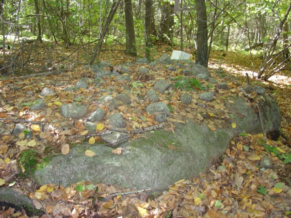 Single-Layer-on-Boulder-Cairn