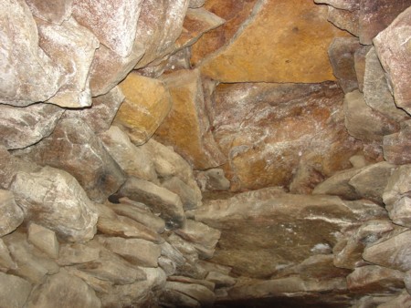 Thompson CT Corbelled Stone Chamber - Interior view of crobelled dome roof