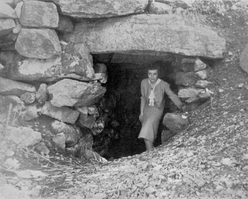 1944 Malcom Pearson photo of Upton MA stone chamber